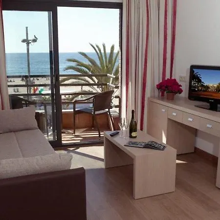 Almirall Apartmán *