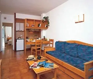 Almirall Apartmán *