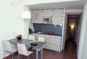Almirall Apartmán *